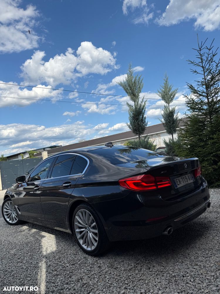 BMW Seria 5 520d xDrive Aut. Luxury Line - 2