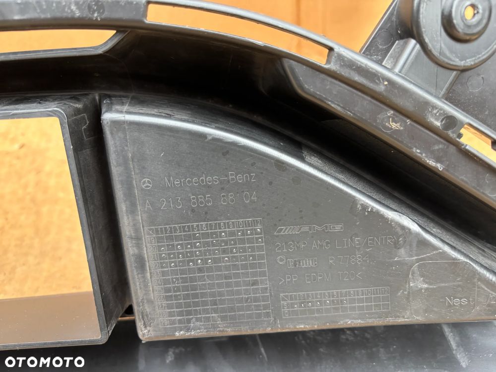 Mercedes E Klasa W213 W238 Lift AMG Środkowa Kratka Zderzaka Przód Przednia Czarna A2138858804 A2138857304 - 4
