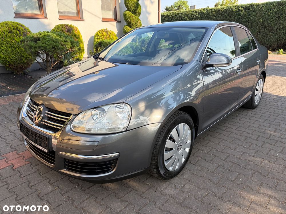 Volkswagen Jetta 1.6 Comfortline - 19