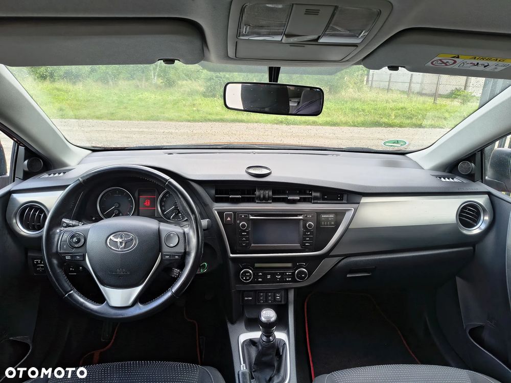 Toyota Auris 1.6 Valvematic Executive - 13