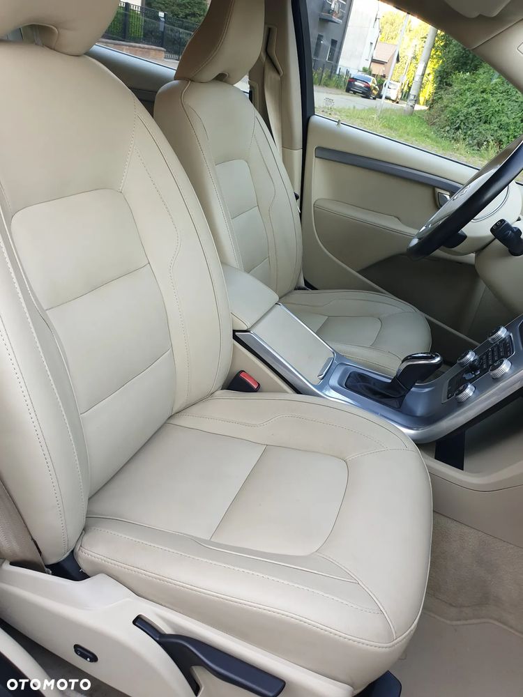 Volvo V70 D4 Geartronic Summum - 32