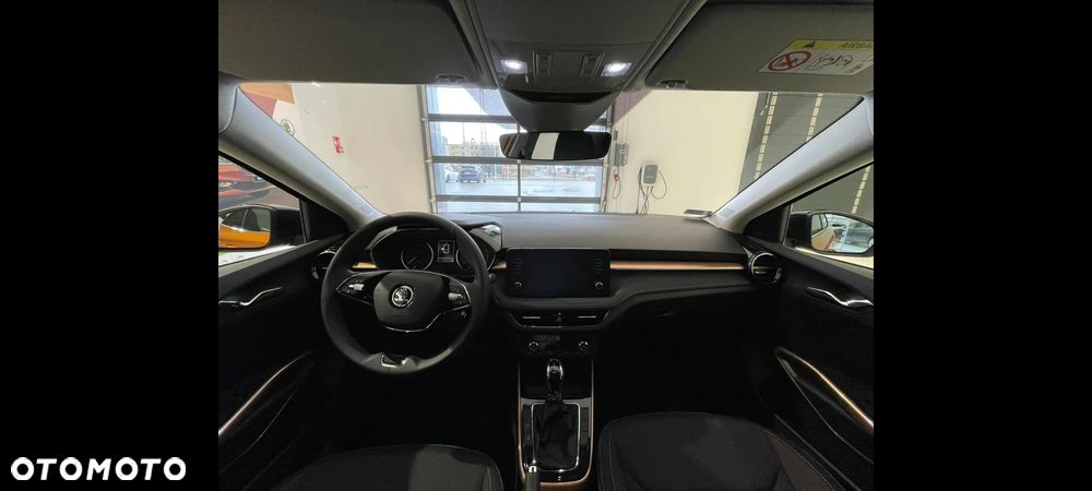 Skoda Fabia 1.0 TSI Style Color DSG - 8