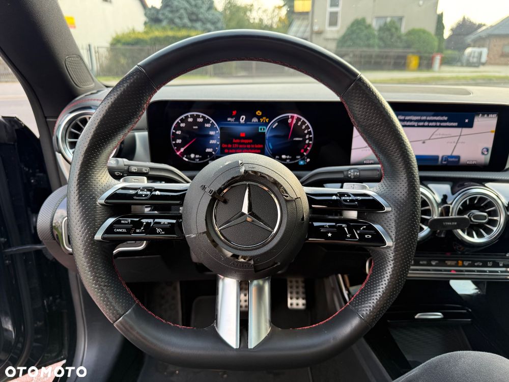 Mercedes-Benz CLA 250 e 8G-DCT AMG Line - 32