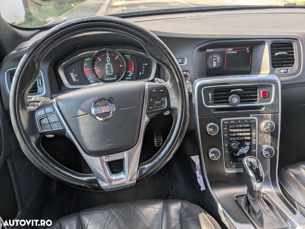 Volvo V60 D5 AWD Geartronic RDesign - 8