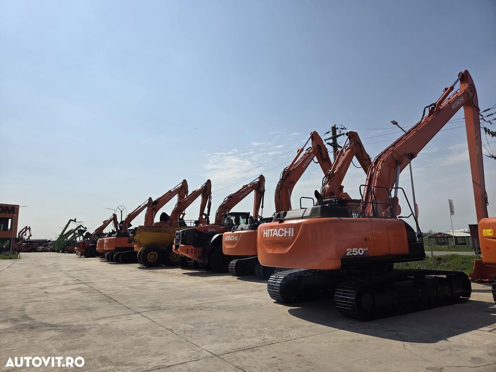 Hitachi SET BRATE LUNGI NOI 18m, cupa 0,9mc, 2019, 6.017h, gresare automata, latime 3,19m, 3 pompe hidr Hitachi, camera spate, camera laterala, consum mediu 13l/h, motor Isuzu 190CP, JAPONIA, doar 377h deplasare lant 80% ok, leasing 3 ani-PROMOTIE 131.900Eur - 39