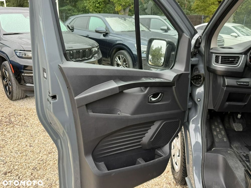 Renault Trafic Grand 2.0 dCi Escapade - 12