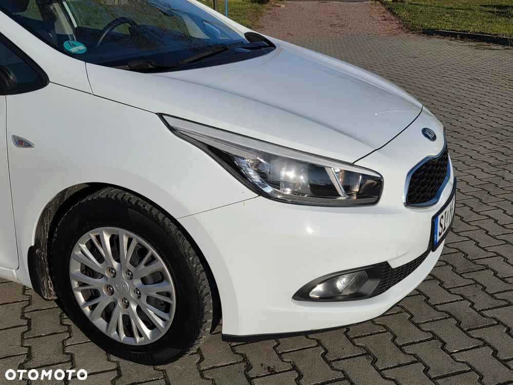 Kia Ceed 1.4 CVVT Fifa World Cup Edition - 9
