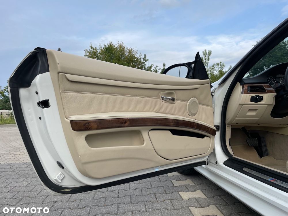 BMW Seria 3 330i M Sport Edition - 16