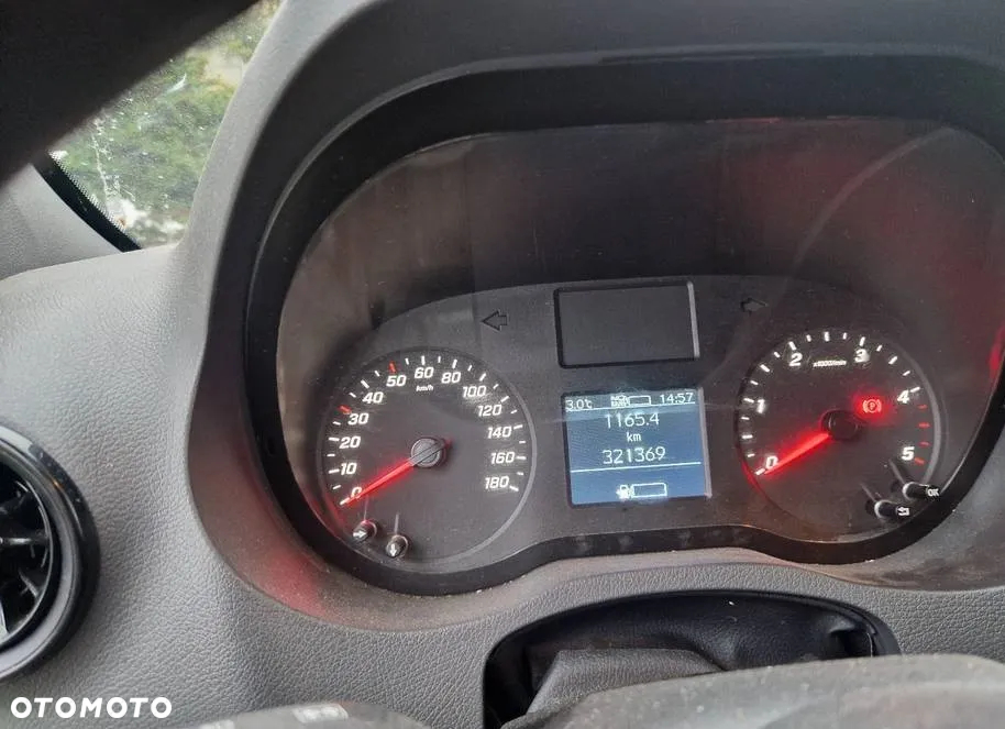 Mercedes-Benz Sprinter - 5