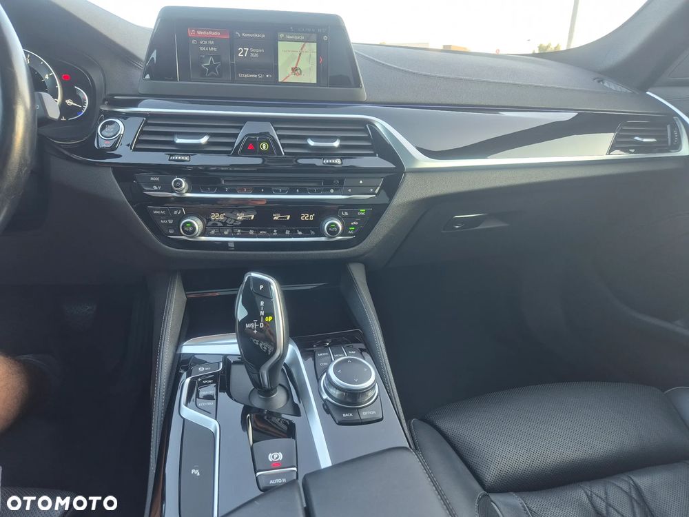 BMW Seria 5 525d Luxury Line - 18