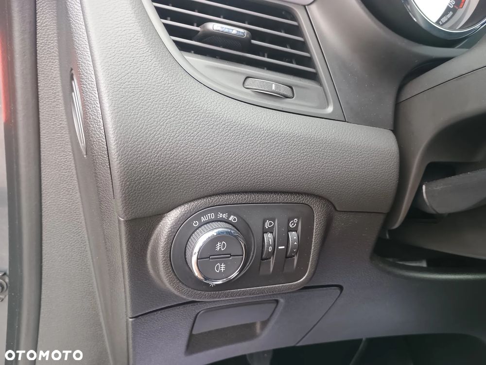 Opel Zafira - 15