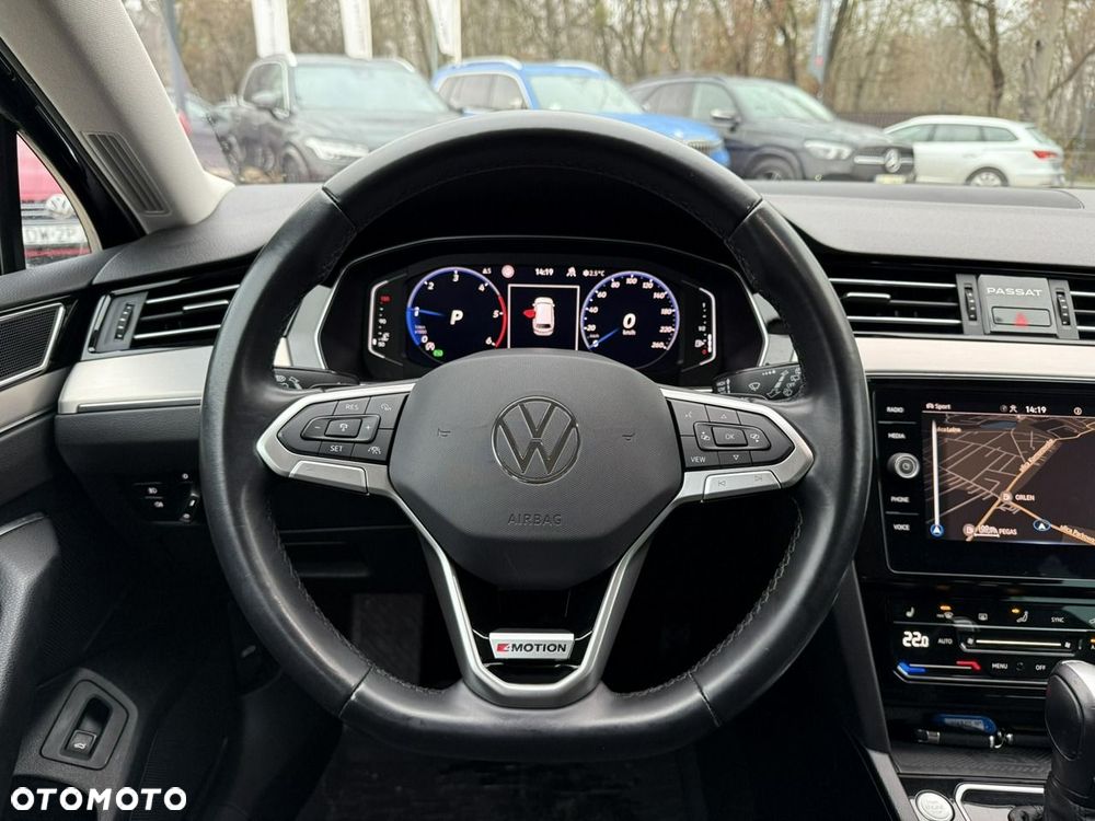 Volkswagen Passat - 27
