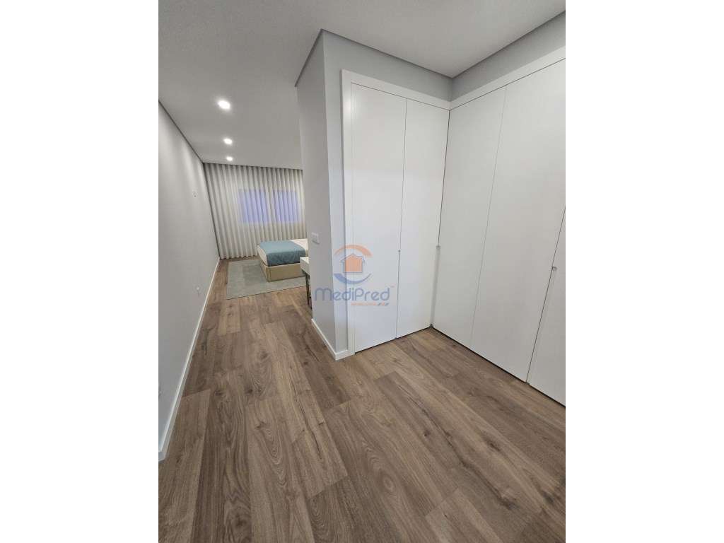 Apartamentos T4 c/ 2 Suítes, Varandas e 2 Parqueamentos | Alverca d... - Grande imagem: 2/33