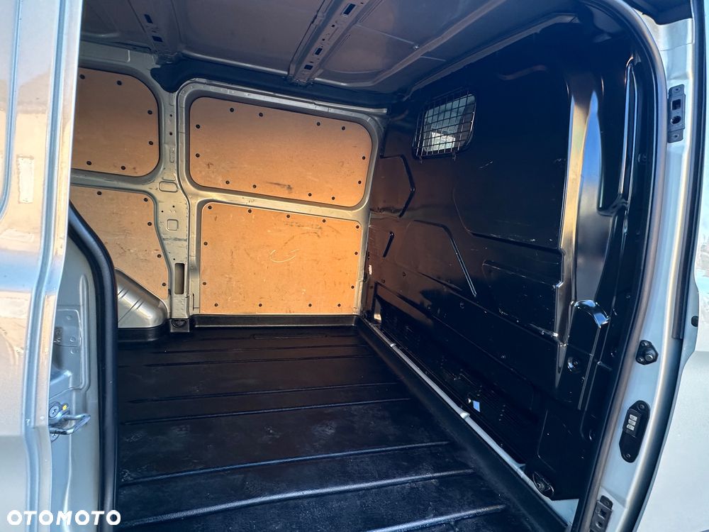 Ford TRANSIT CUSTOM - 12