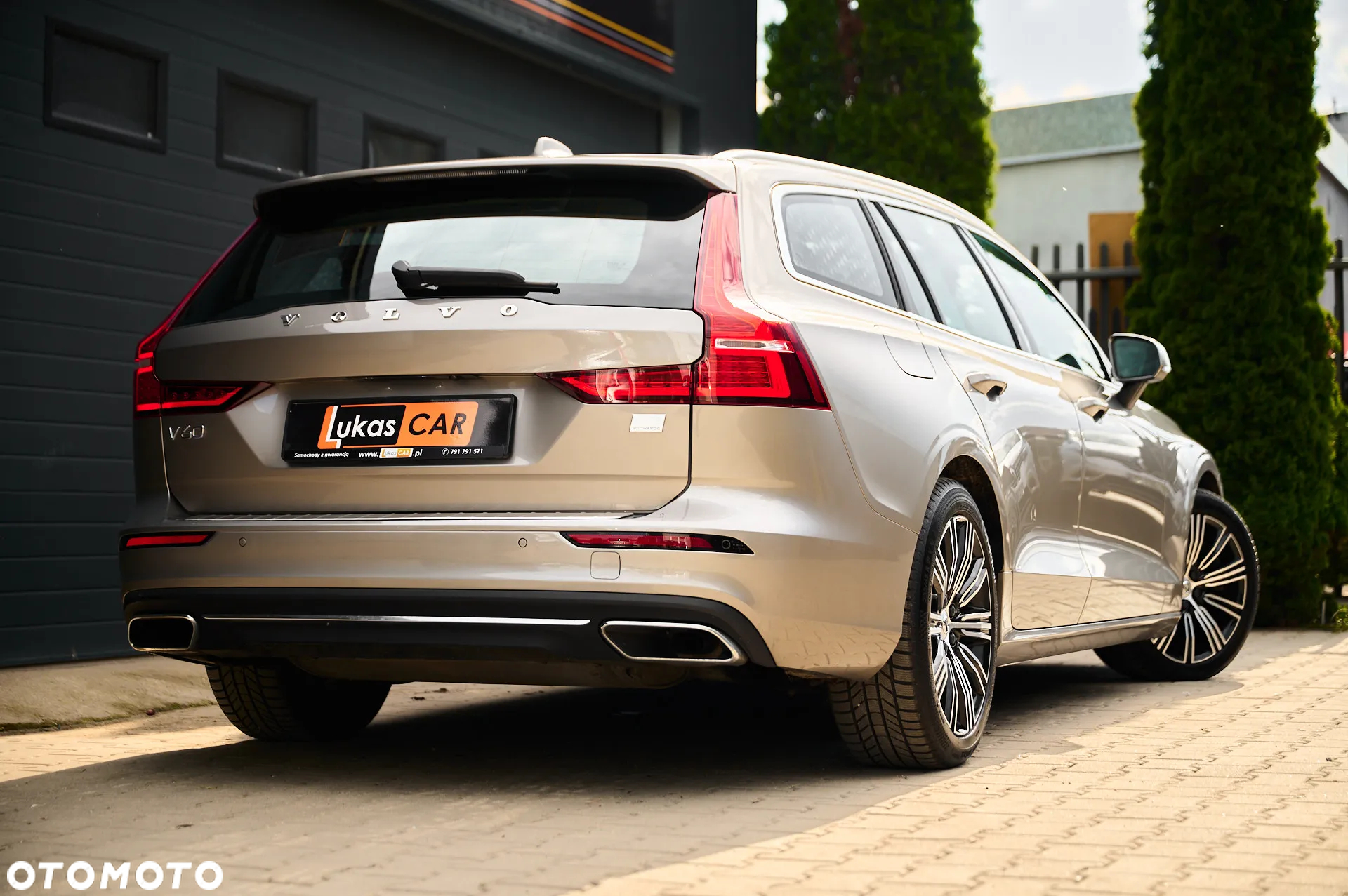 Volvo V60 T6 AWD Plug-In Hybrid Inscription Expression - 39