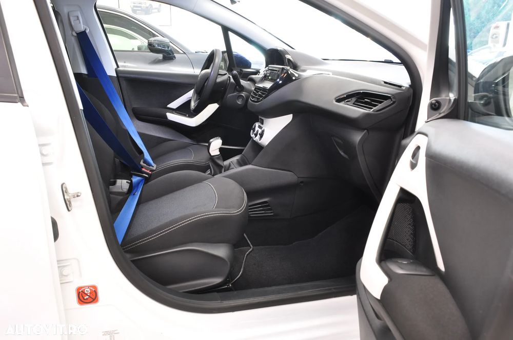 Peugeot 208 1.0 E Active - 18