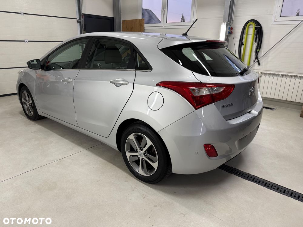 Hyundai i30 blue 1.6 CRDi Style - 8