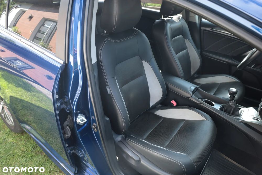 Toyota Avensis 1.8 Prestige - 14