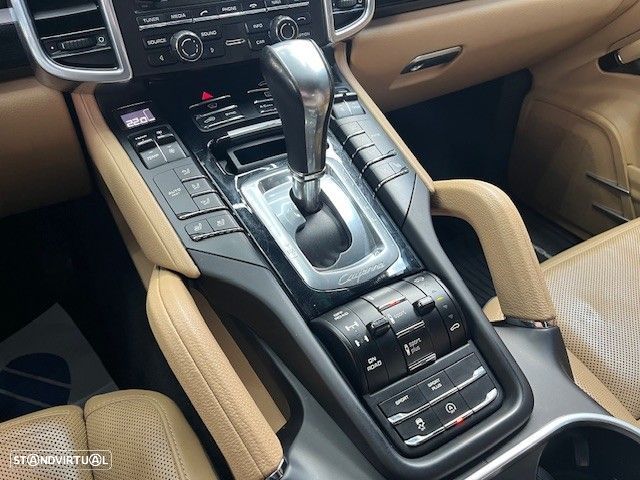 Porsche Cayenne Platinum Edition - 19