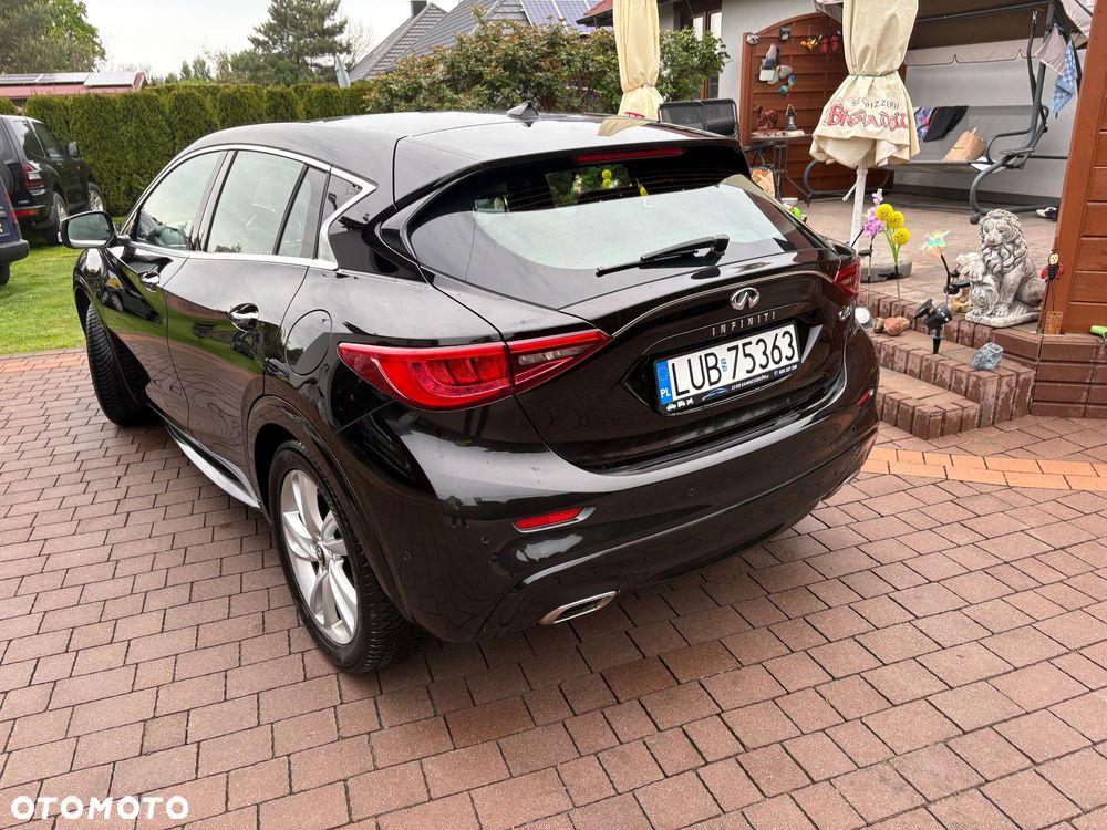 Infiniti Q30 1.5d Premium City Black - 2