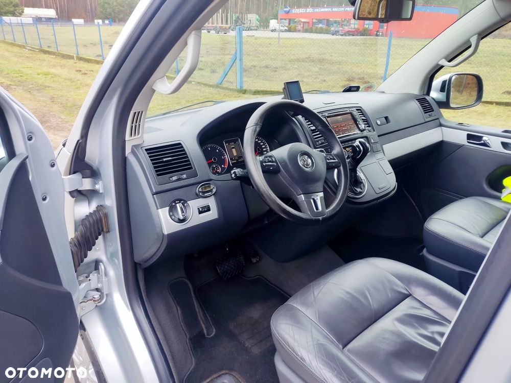 Volkswagen Multivan - 10