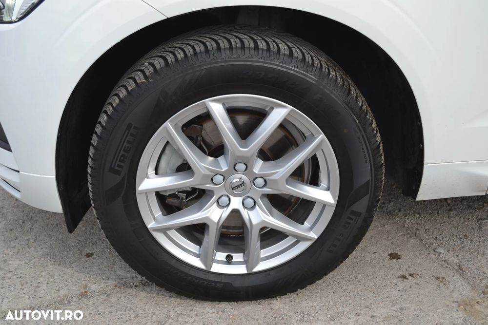 Volvo XC 60 B4 D AWD Geartronic Momentum Pro - 33