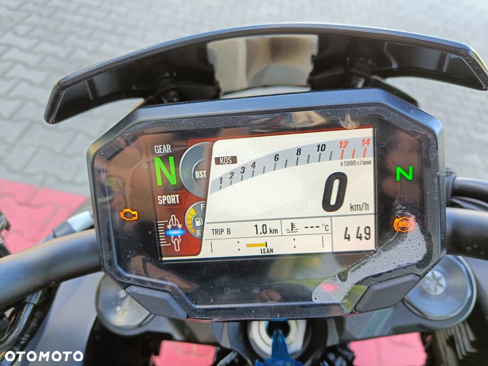 Kawasaki H2 - 11