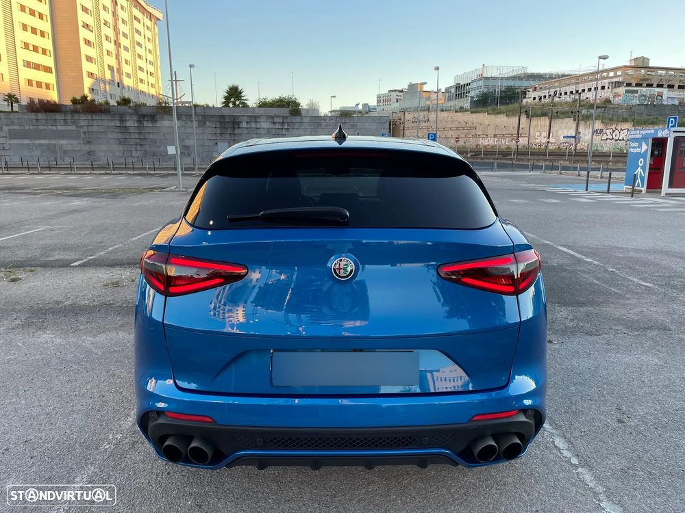 Alfa Romeo Stelvio V6 2.9 Bi-Turbo AT8-Q4 Quadrifoglio - 7