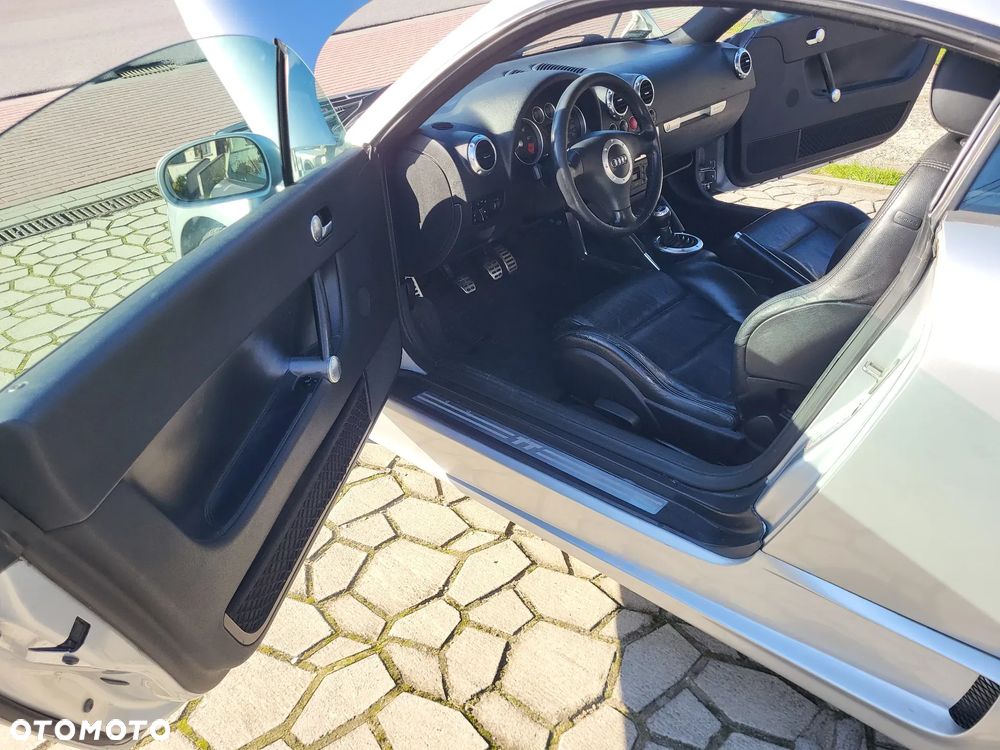 Audi TT Coupé 1.8T Quattro - 34