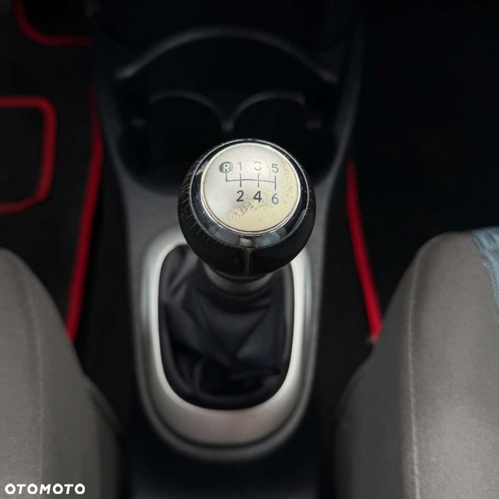 Toyota Yaris 1.33 Selection Platinum - 34