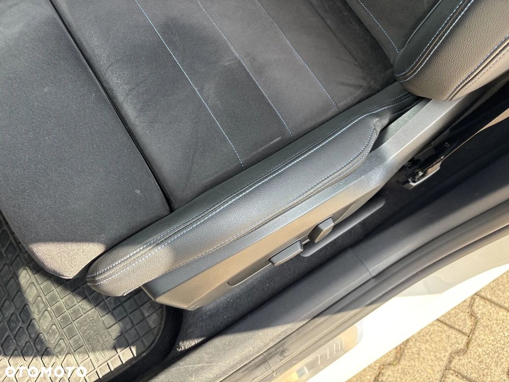 BMW X1 sDrive18i - 14