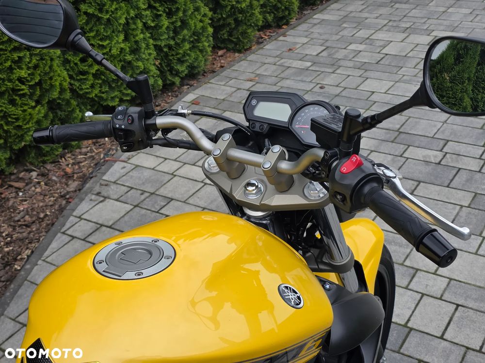 Yamaha XJ - 12