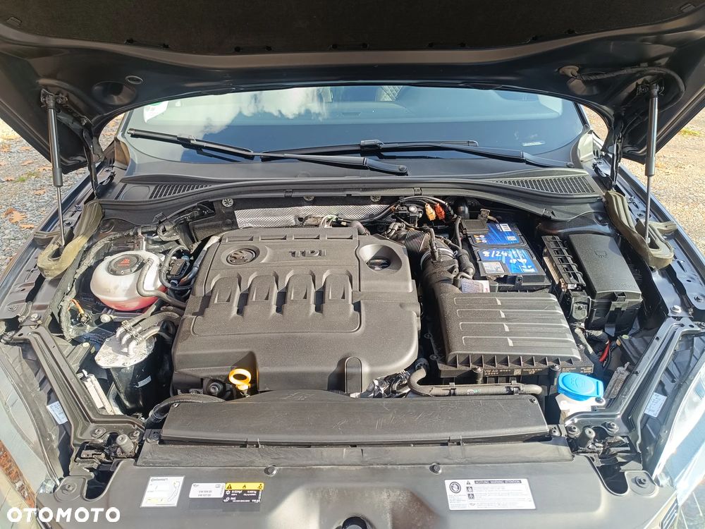 Skoda Superb 2.0 TDI DSG Premium Edition - 6