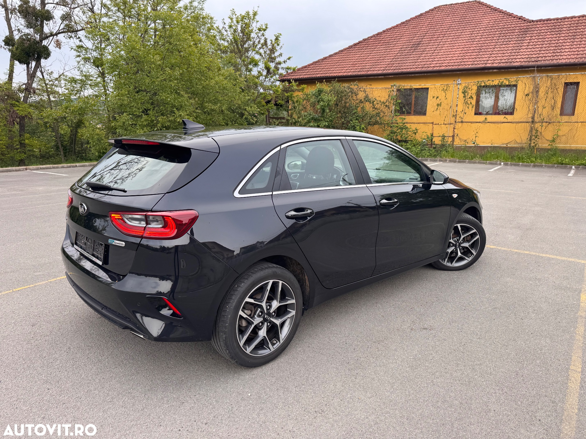 Kia Ceed 1.6 CRDi (48V Mild-Hybrid) DCT7 Vision - 3