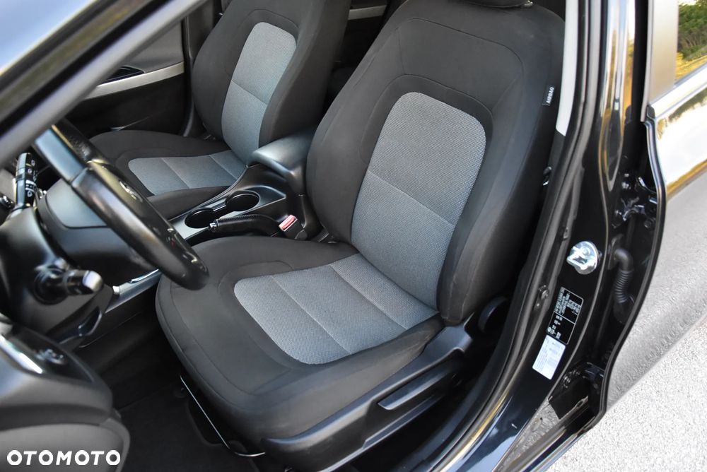 Kia Ceed 1.6 GDI ISG Dream-Team Edition - 26