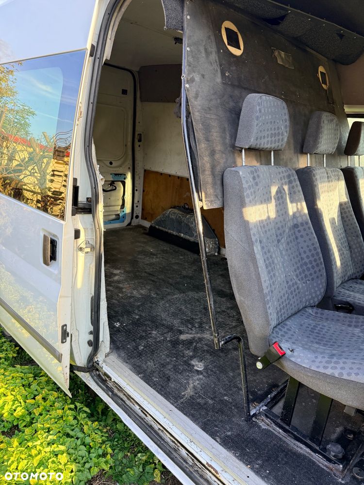 Ford Transit MAX - 8