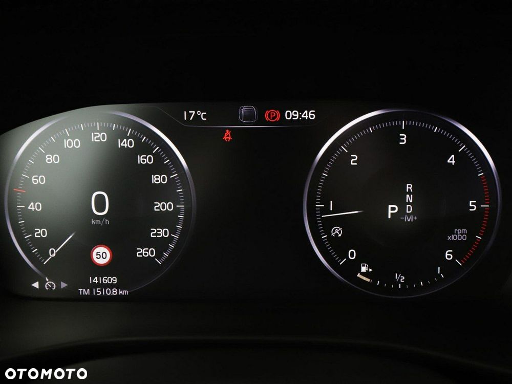 Volvo XC 40 D4 AWD Momentum Pro - 23