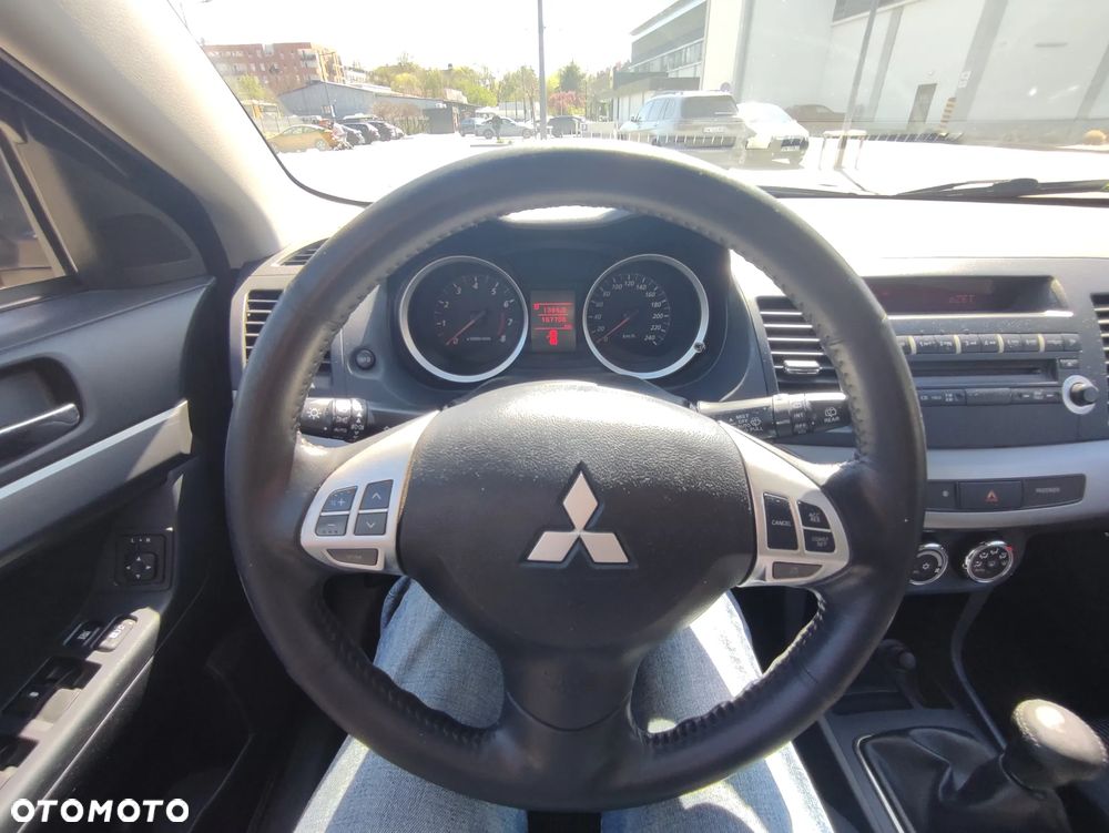 Mitsubishi Lancer 1.8 Intense - 26