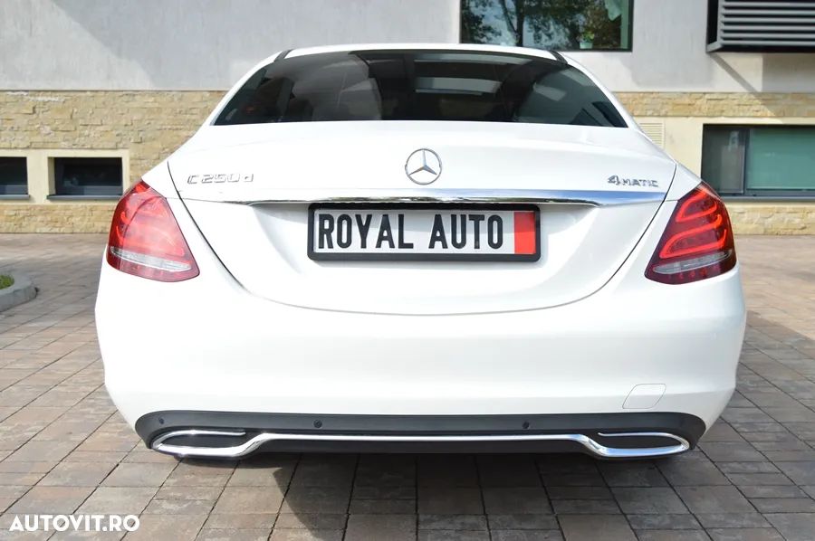 Mercedes-Benz C 250 (BlueTEC) d 4Matic 7G-TRONIC - 11