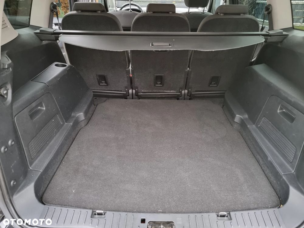 Ford S-Max - 13