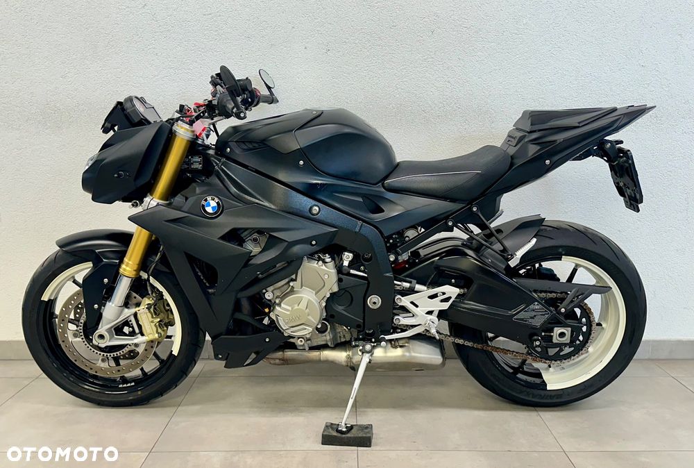 BMW S - 1