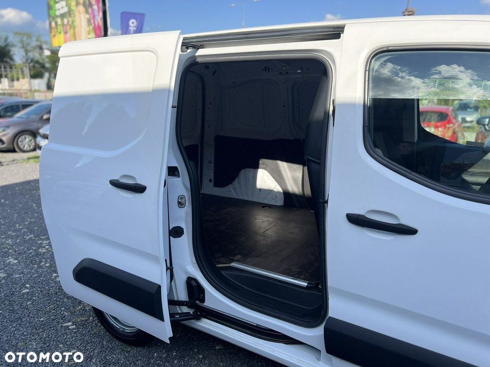 Toyota Proace City 1.5 D-4D Long 2,3t Active (bryg.) - 11
