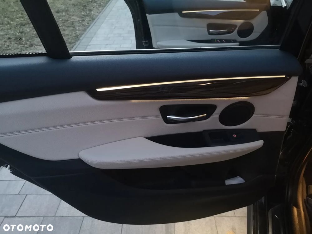 BMW Seria 2 218d Sport-Aut Luxury Line - 14