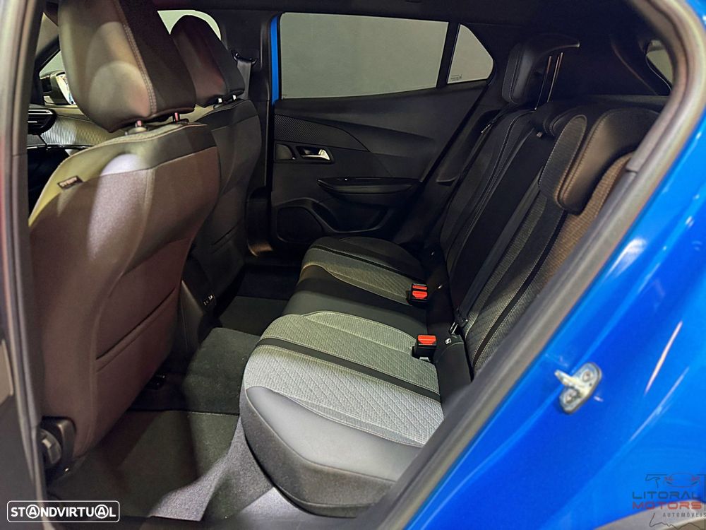 Peugeot 2008 1.2 PureTech Allure Pack EAT8 - 17