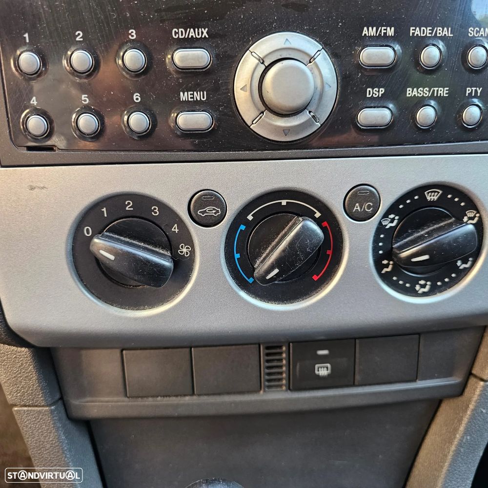 Ford Focus 1.6 TDCi Connection - 12