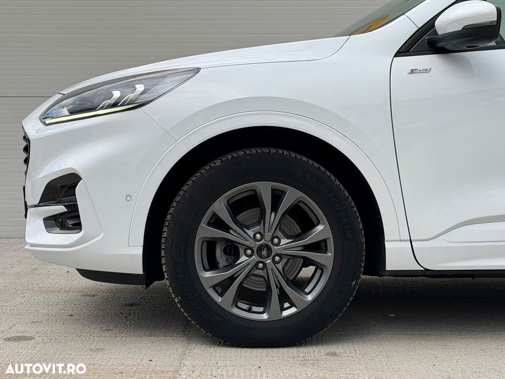 FORD Kuga 2022 — imagine 7