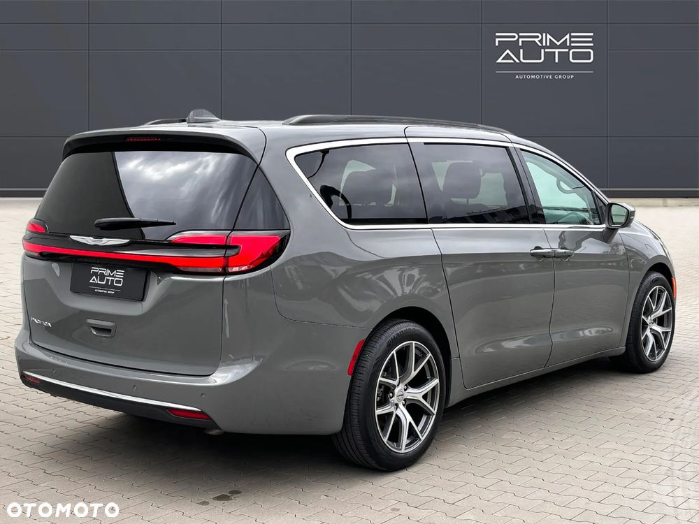 Chrysler Pacifica - 7