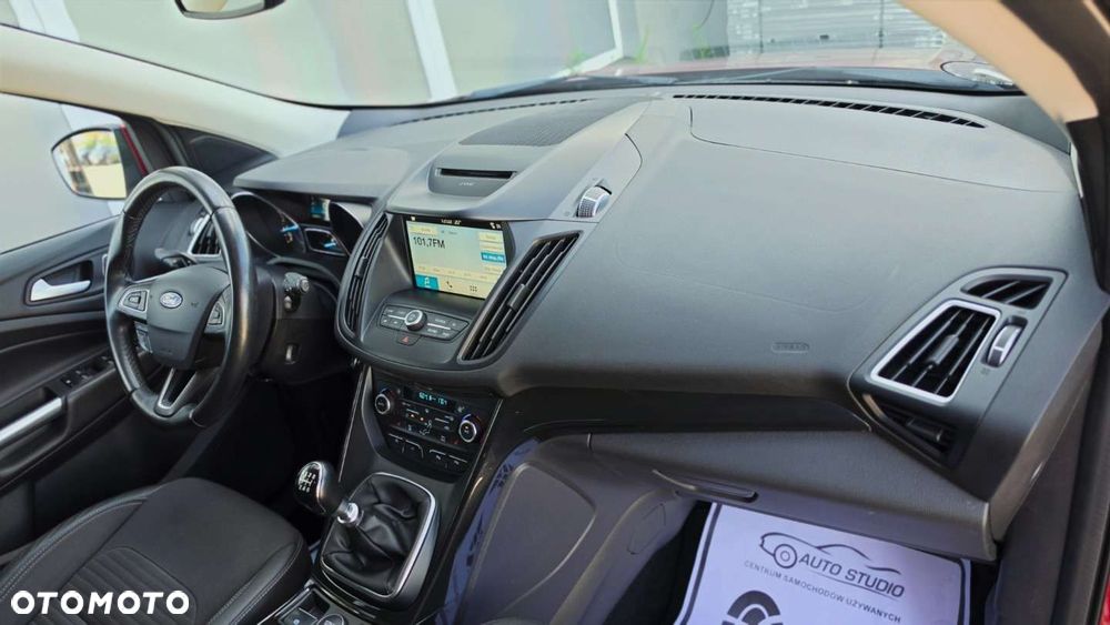 Ford Kuga 1.5 EcoBoost 2x4 Titanium - 9