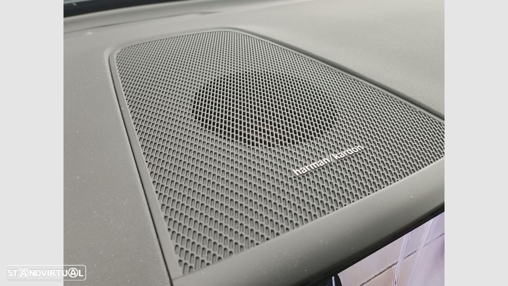 Volvo XC 60 2.0 T6 PHEV Plus Dark AWD - 21