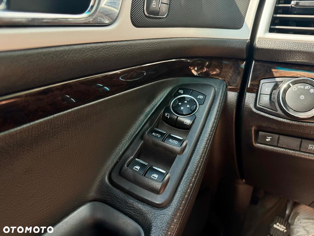 Ford Explorer - 14